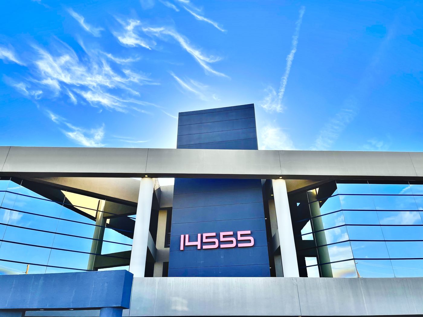 Exterior of the Arizona IV building at 14555 North Scottsdale Road, Scottsdale, Arizona
